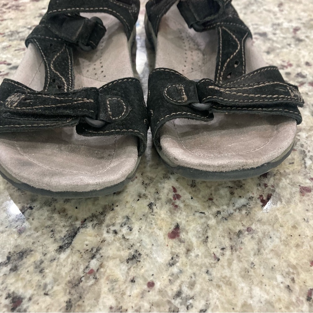 Earth Origins by earth black/gray Sophie sandals in size 7 Preowned Good Condt - Picture 2 of 11